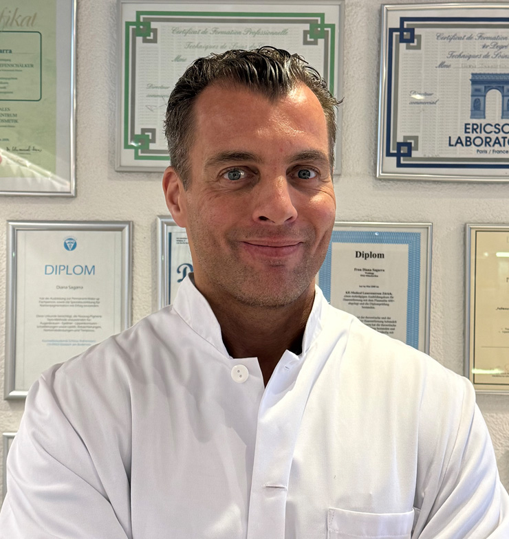 Dr. Karel de Jong